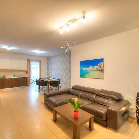 Beautifully Finished And Large Steps Away From Rocky Ddif1-1 *