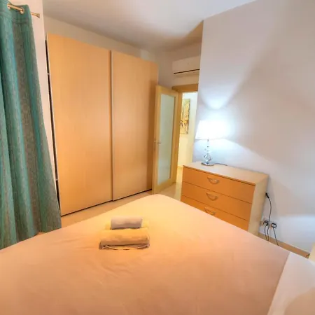 Beautifully Finished And Large Steps Away From Rocky Ddif1-1 דירה *