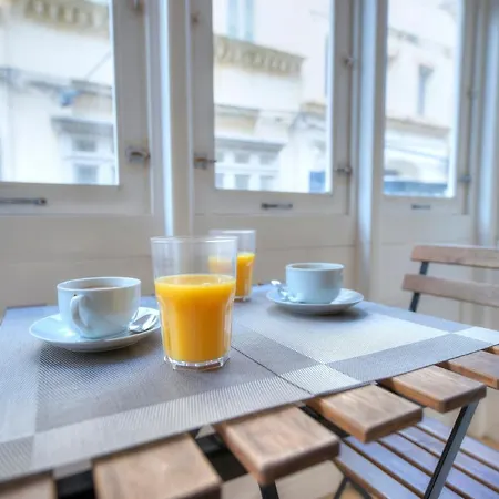 Beautifully Finished And Large Steps Away From Rocky Ddif1-1 דירה *