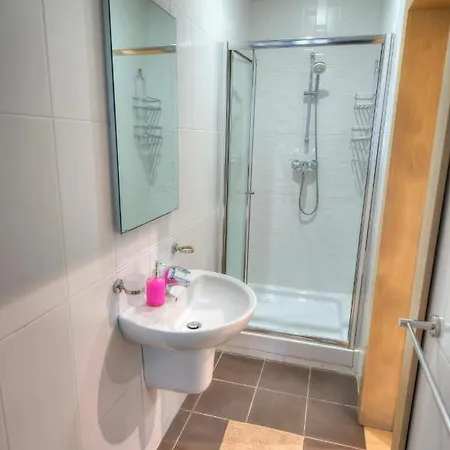 아파트 Beautifully Finished And Large Steps Away From Rocky Ddif1-1 슬리에마