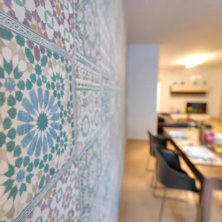 Beautifully Finished And Large Steps Away From Rocky Ddif1-1 דירה *