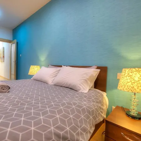 아파트 Beautifully Finished And Large Steps Away From Rocky Ddif1-1