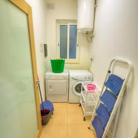 Beautifully Finished And Large Steps Away From Rocky Ddif1-1 슬리에마