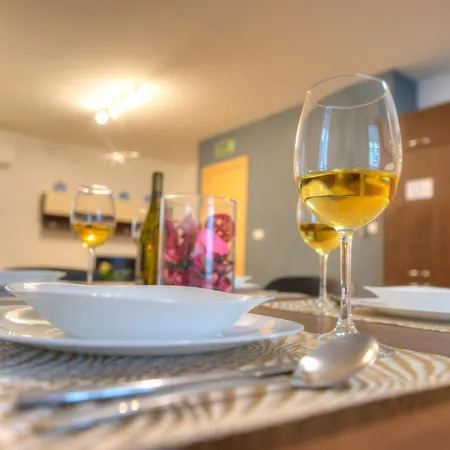 דירה Beautifully Finished And Large Steps Away From Rocky Ddif1-1 *